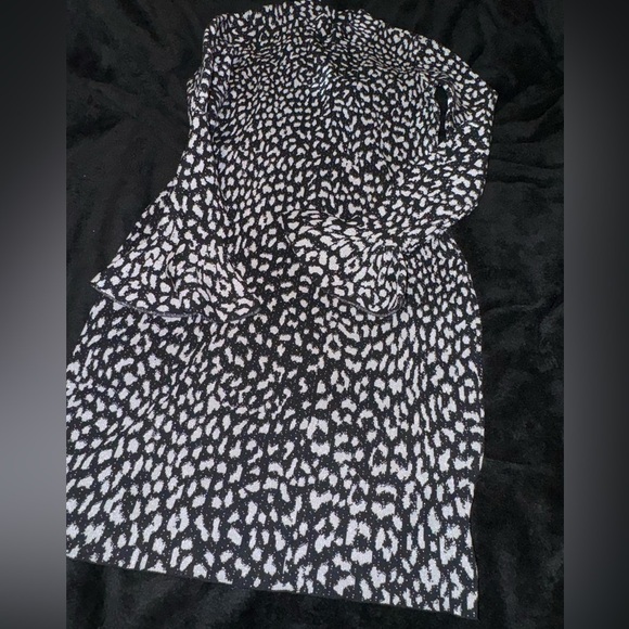 MICHAEL Michael Kors Size Small Black Animal Print Metallic Sweater Dress! - Picture 7 of 12